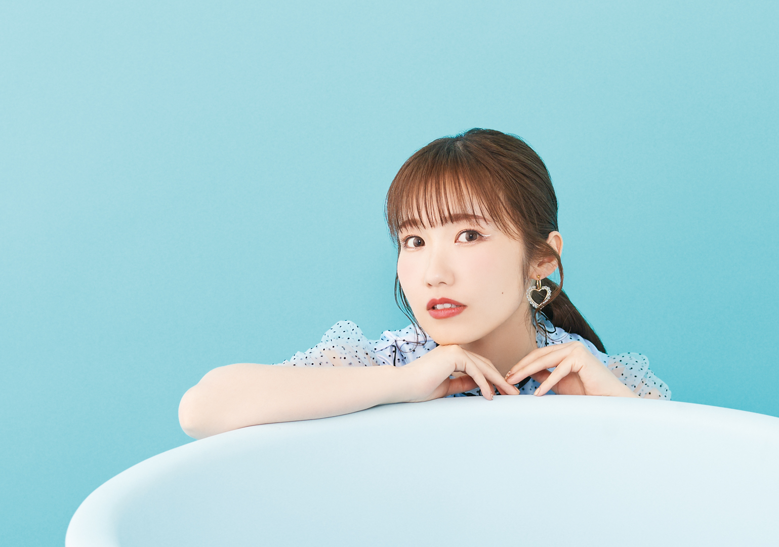 内田彩5thシングル「Pale Blue」アー写